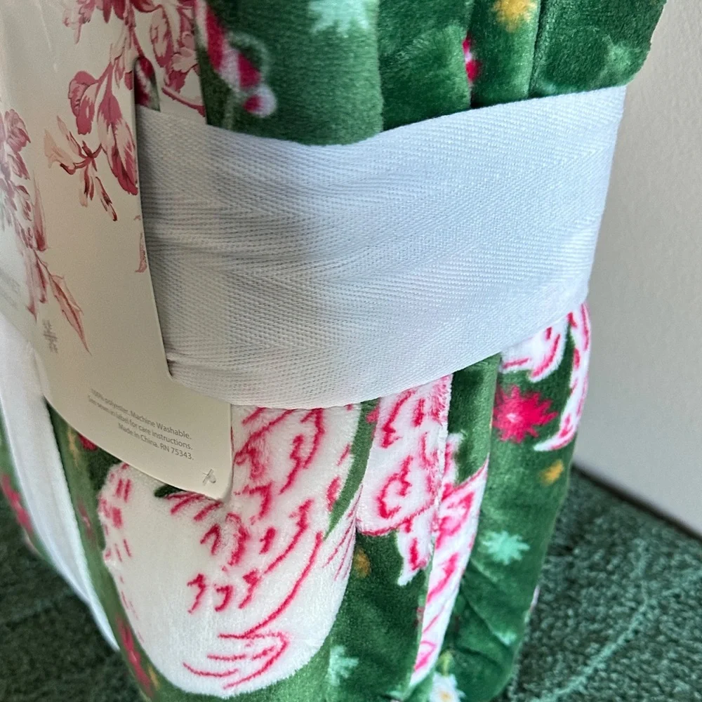 Shabby Chic Holiday Christmas Blanket Swan 🦢 Candy Cane Queen NEW!